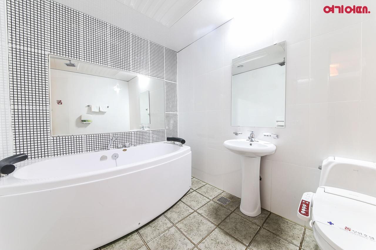 Dome Hotel Gwangju Metropolitan City Bagian luar foto