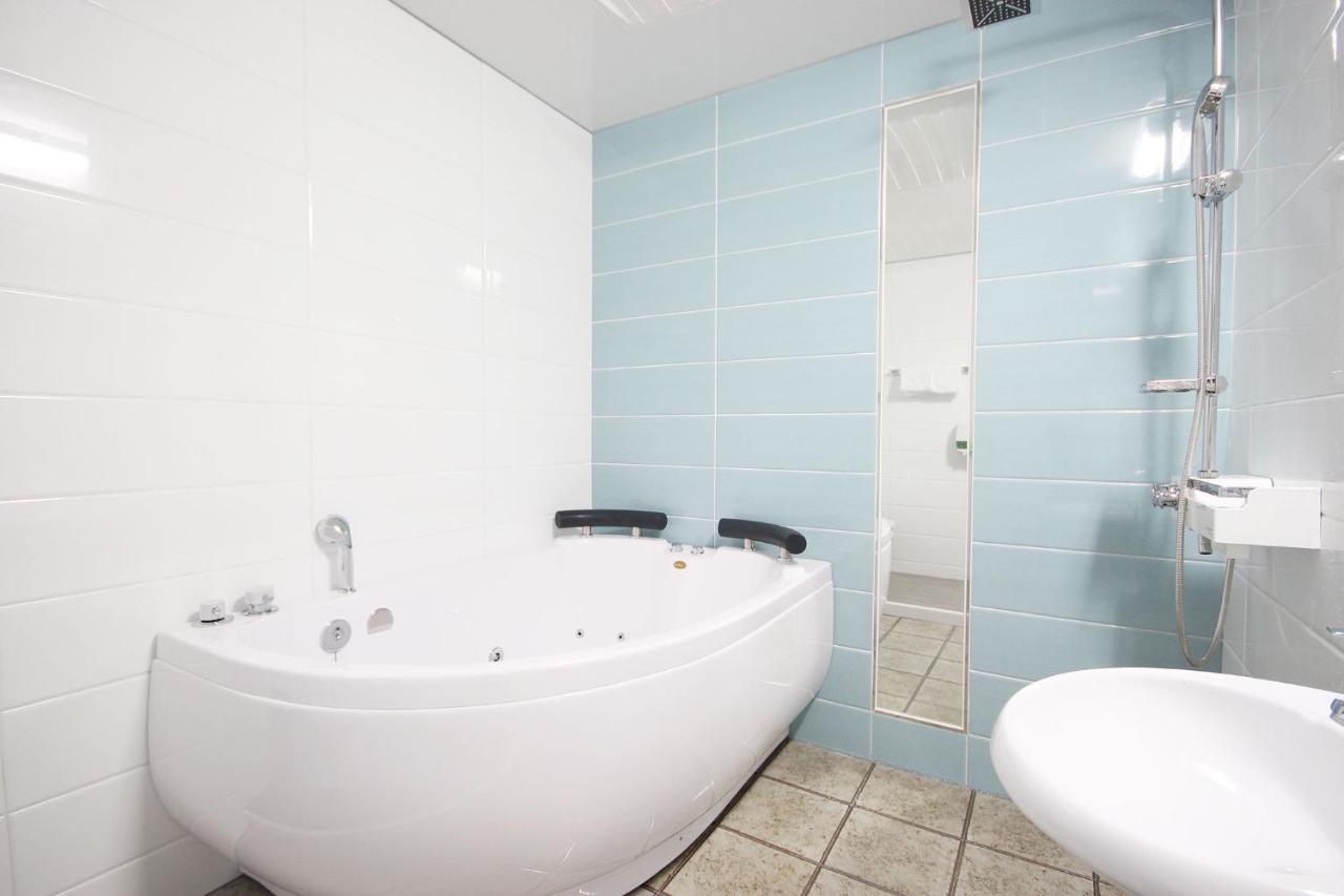 Dome Hotel Gwangju Metropolitan City Bagian luar foto